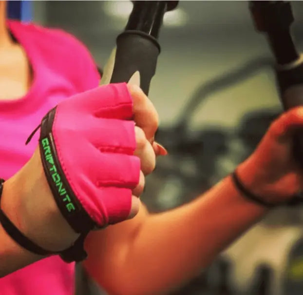 The Benefits Of Weightlifting Gloves, Wrist Wraps And Lifting