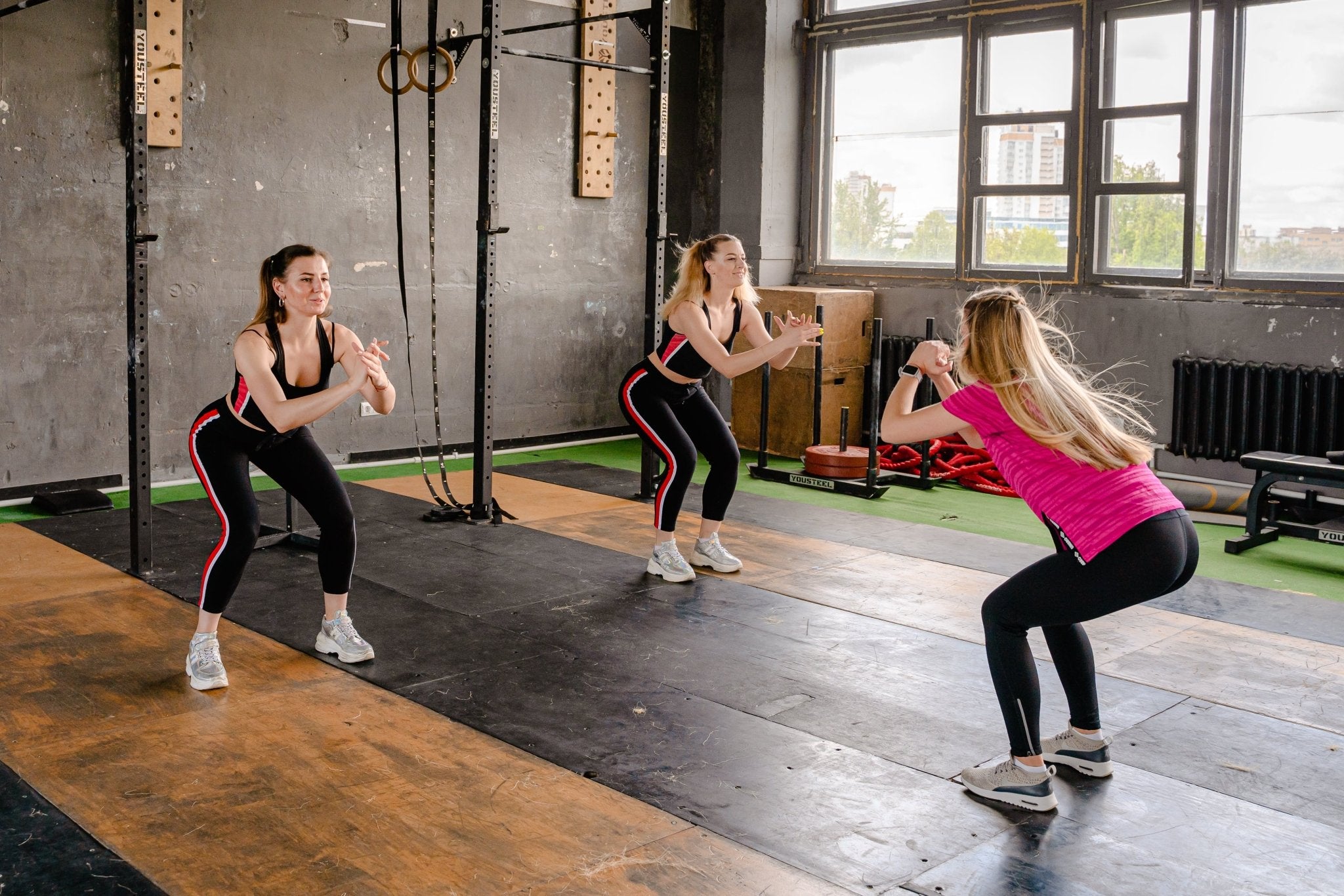 Should You Touch the Floor Bulgarian Squats? - Gunsmith Fitness