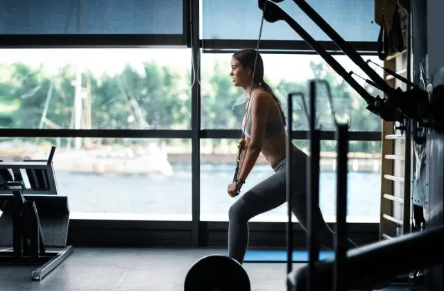 When to Start Using Assistive Equipment (Belt, Straps, Chalk) - Gunsmith Fitness