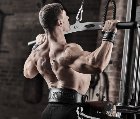 Athlete doing lat pull downs wearing his custom Gunsmith Fitness weightlifting belt