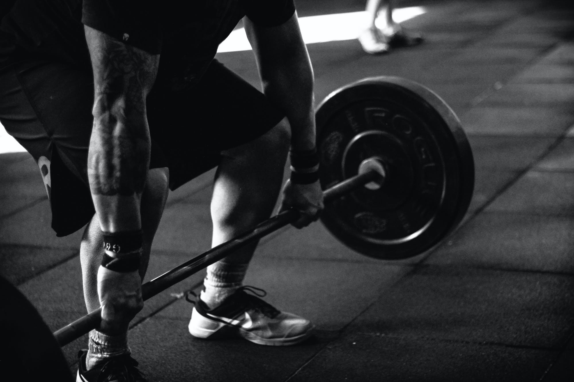 Is It Possible for a Human to Lift 1,000 Pounds (453 KG)? - Gunsmith Fitness